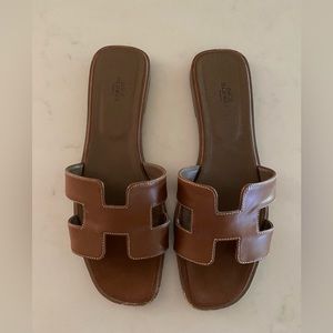 H sandals